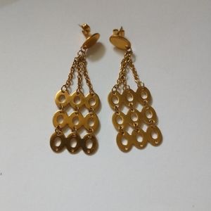 💥5/$25 Gold colored dangled earrings